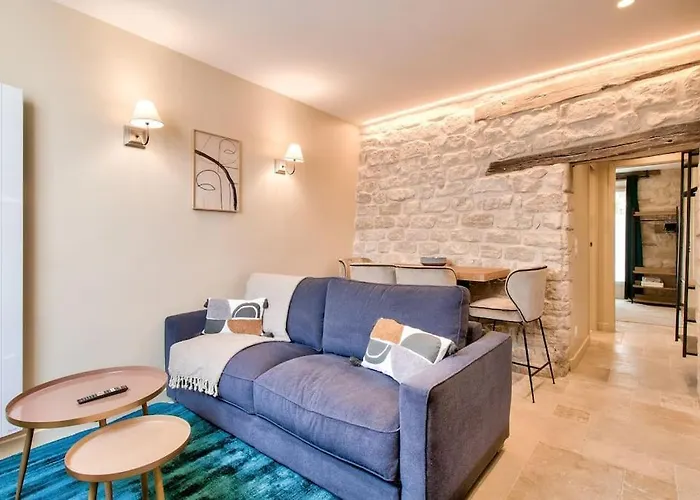 Апартаменты Cozy Heart Historic Париж