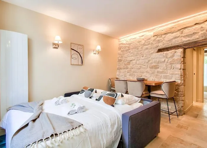 Cozy Heart Historic Апартаменты Париж