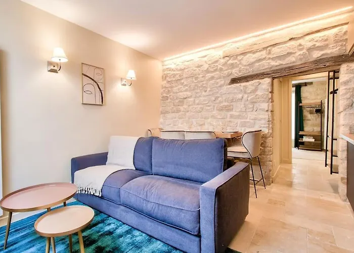 Апартаменты Cozy Heart Historic Париж